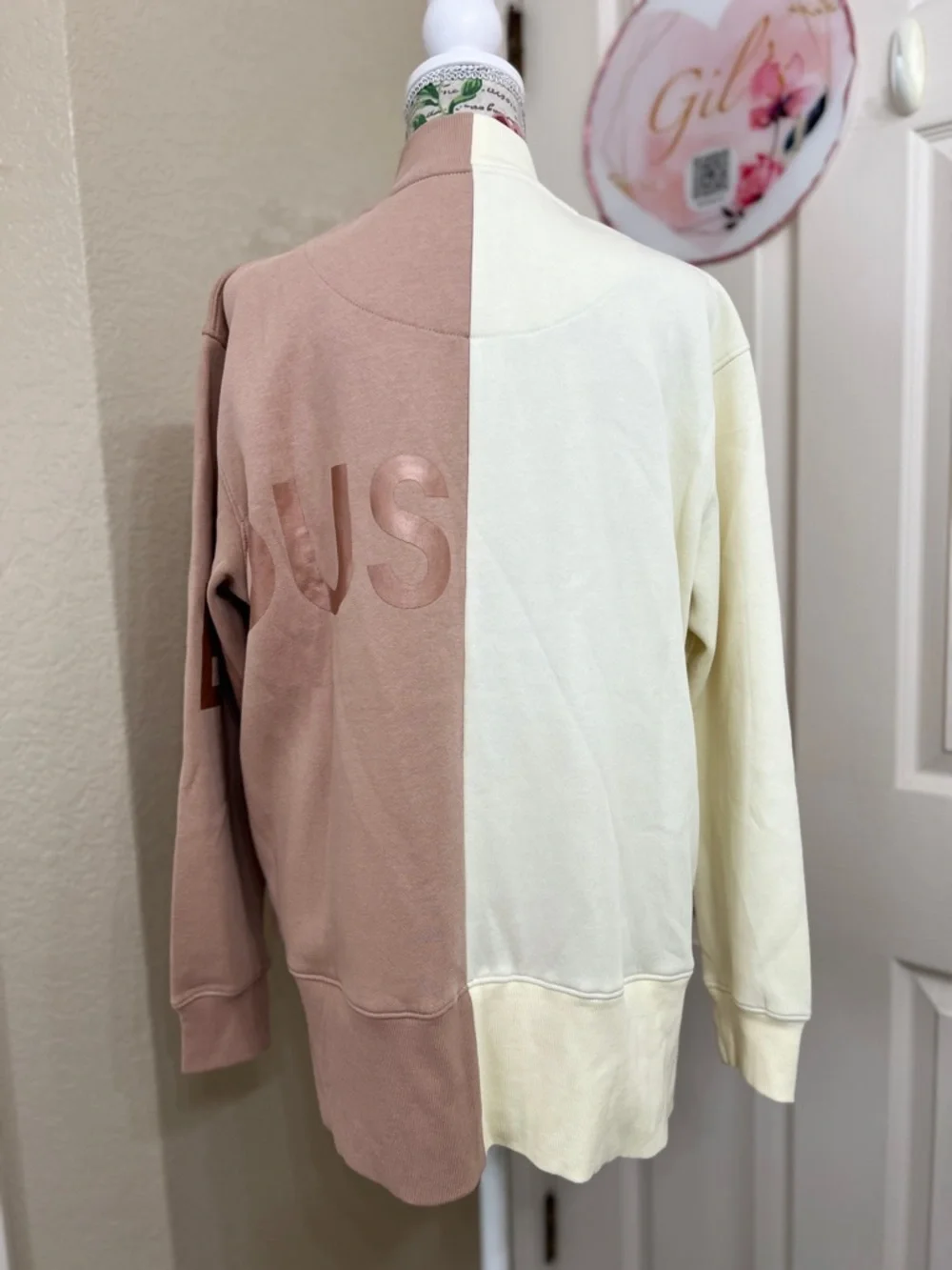 SDMOVE Two-Tone Zip Front Sweatshirt in Cream & Dusty Rose
